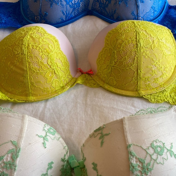 Victoria Secret Bra bundle for $35! - Picture 3 of 4